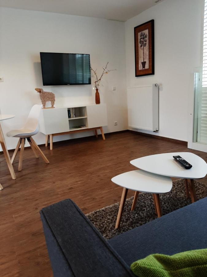 Gemuetliche Ferienwohnung, Laendlich Und Stadtnah, Ruhig Gelegen Rheda-Wiedenbrück Exterior foto